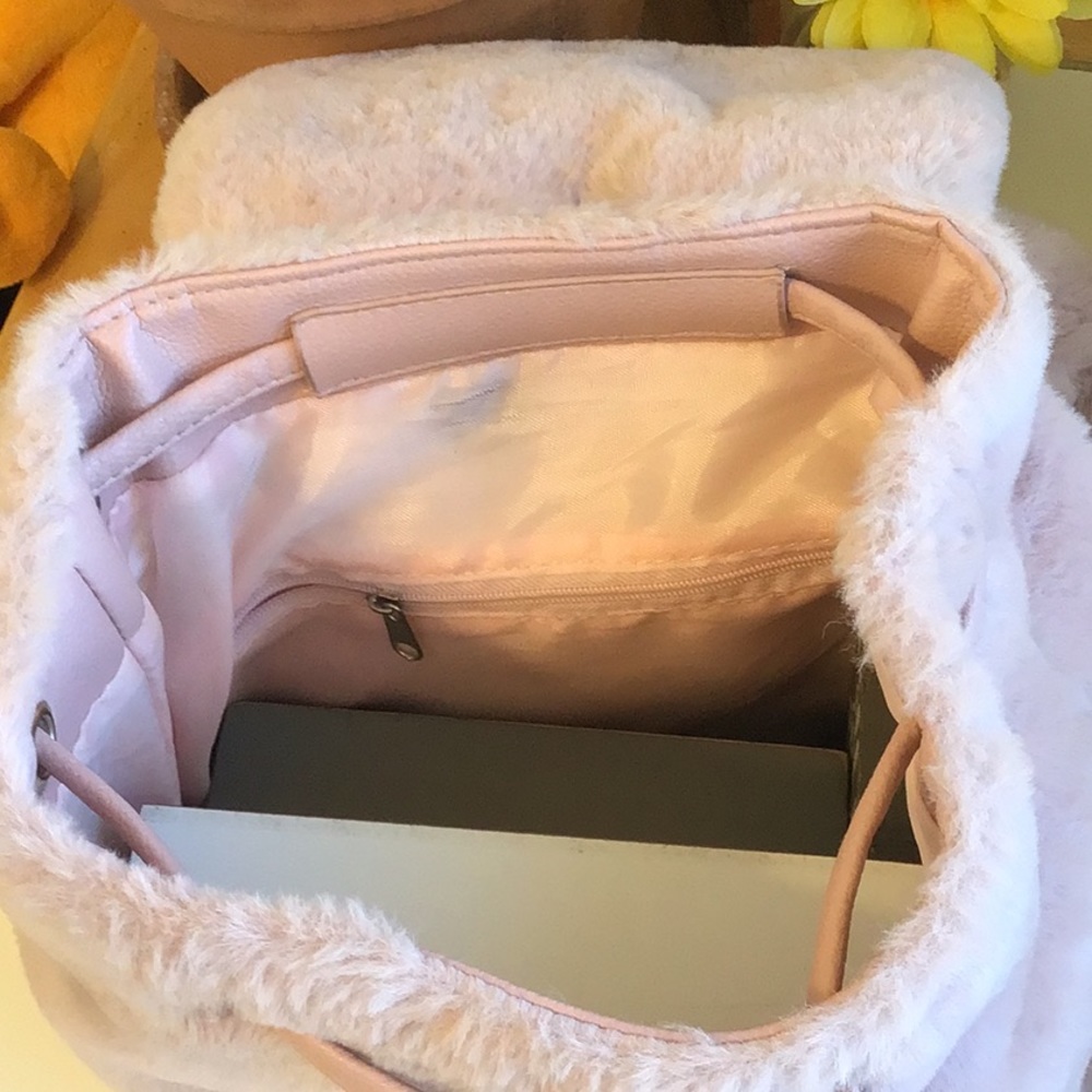 Mauve Faux Fur Drawstring Backpack/Purse (#5) - Picture 4 of 6
